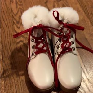 Discovery winter boots! Never worn/Original Box!